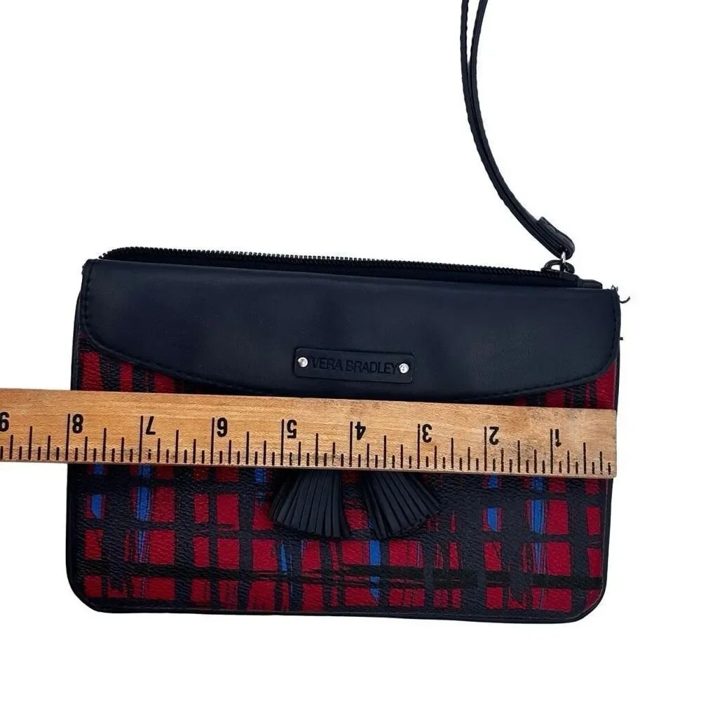 Vera Bradley wristlet front magnetic closure 3 credit card pocket